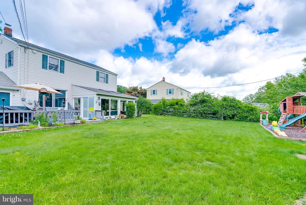 142 Colonial Dr