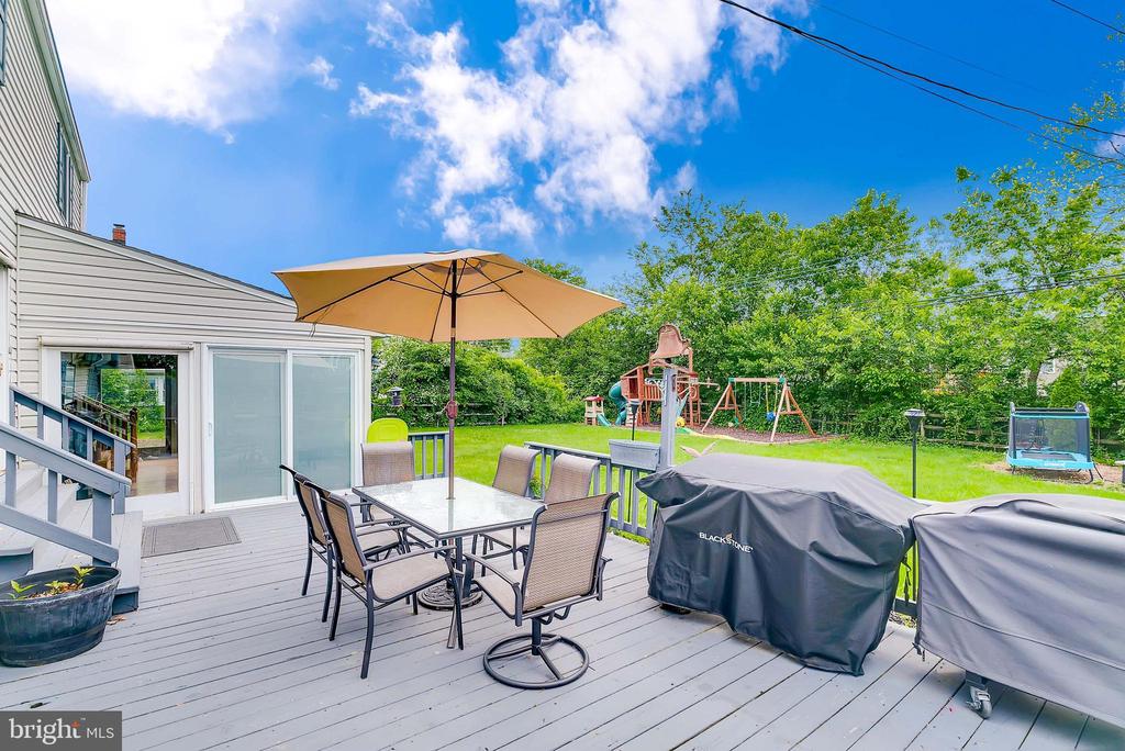 142 Colonial Dr