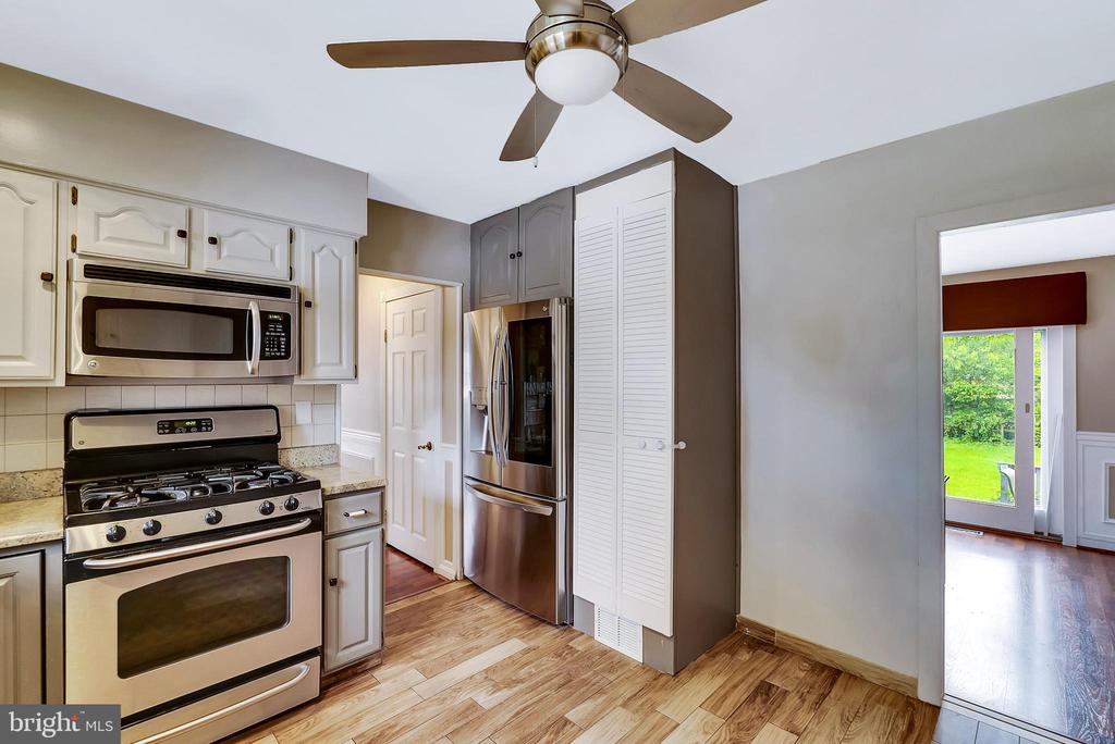 142 Colonial Dr
