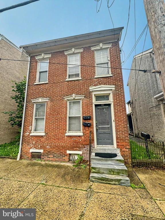 48 CHESTNUT ST