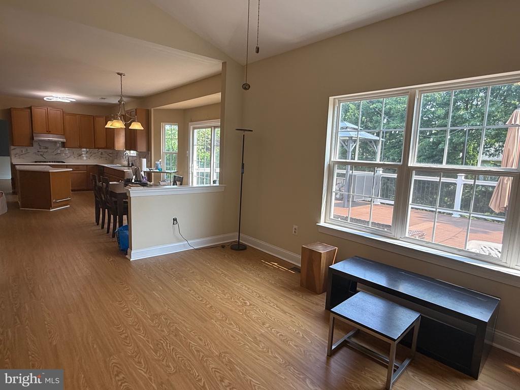 103 CARSON DR