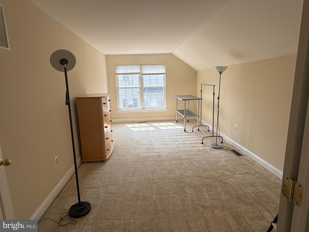 103 CARSON DR