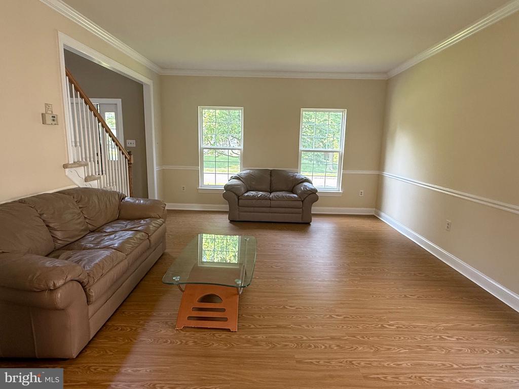 103 CARSON DR