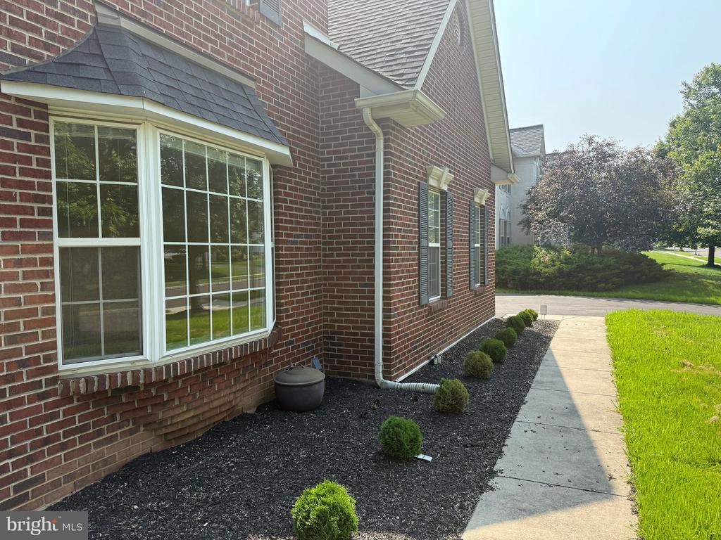 103 CARSON DR