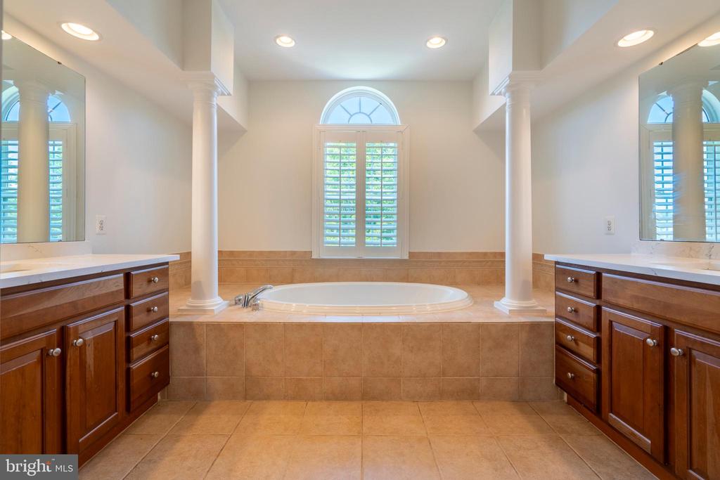 507 WINTER GREEN CIR