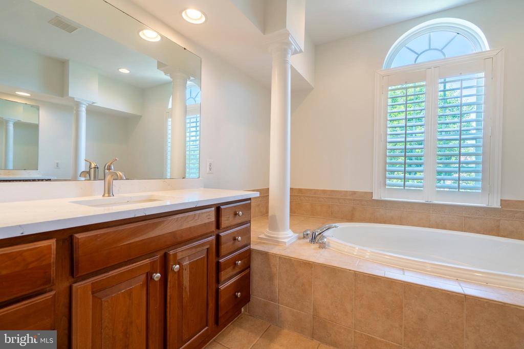 507 WINTER GREEN CIR