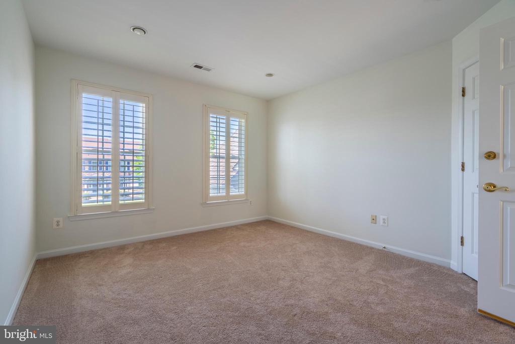507 WINTER GREEN CIR