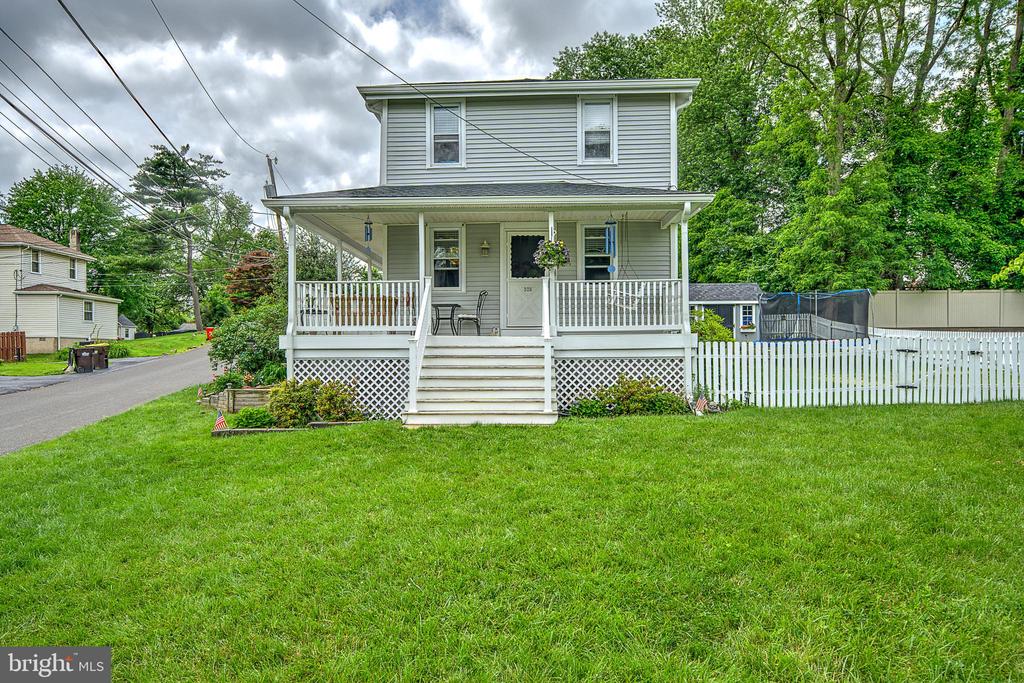 320 Pearl Ave