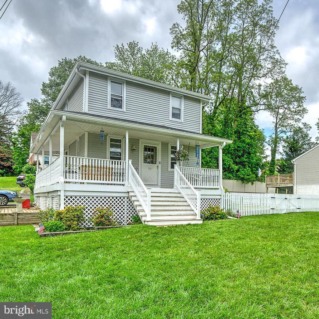 320 Pearl Ave