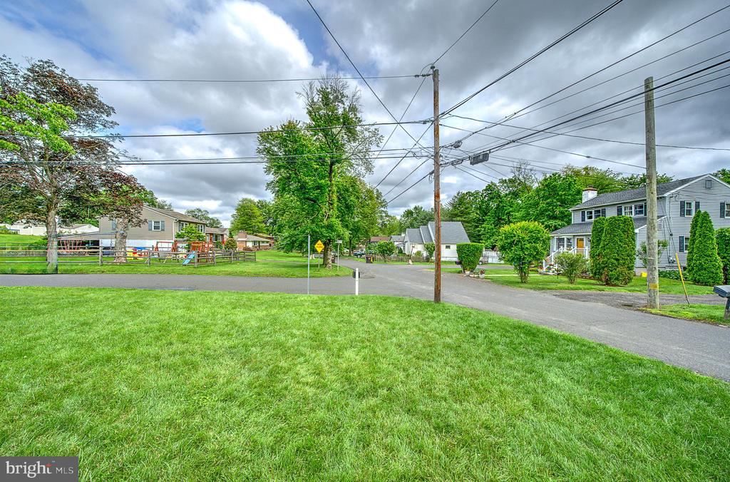 320 Pearl Ave