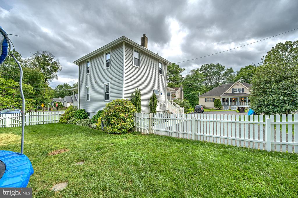 320 Pearl Ave