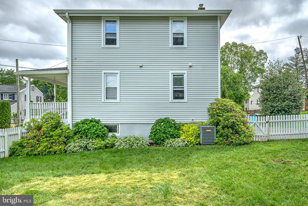 320 Pearl Ave
