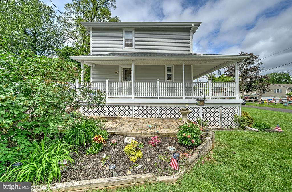 320 Pearl Ave