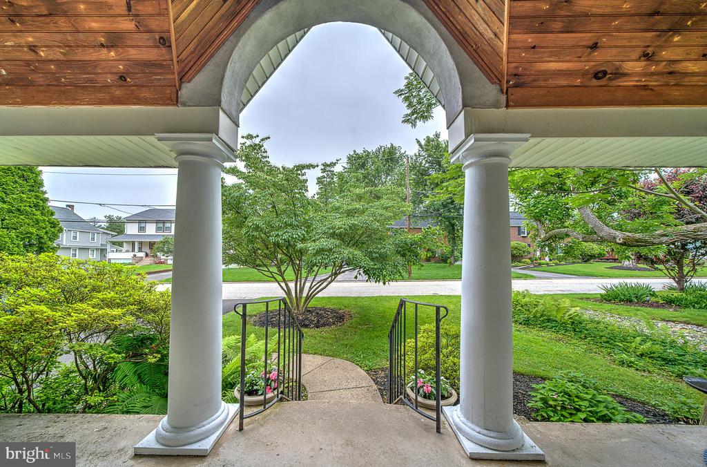 20 Grove Ave