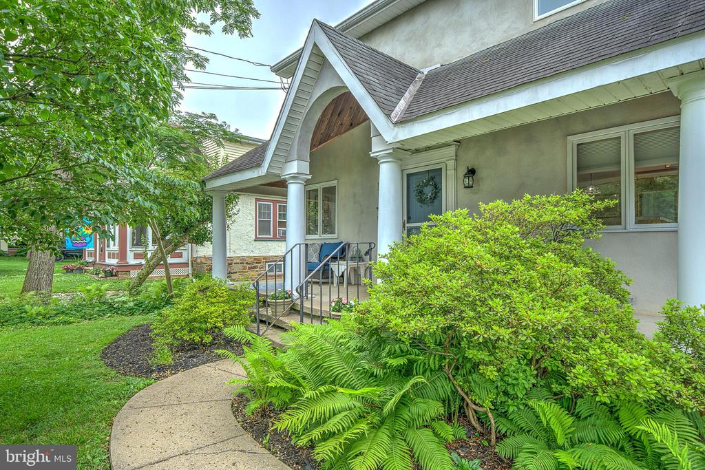 20 Grove Ave