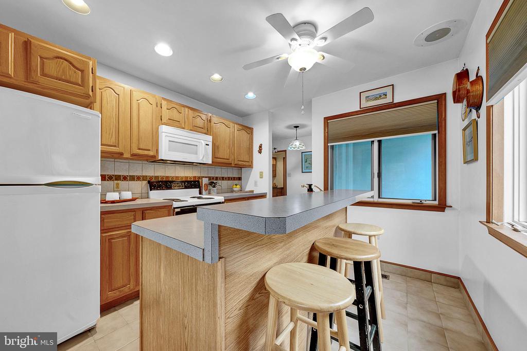 20 Grove Ave