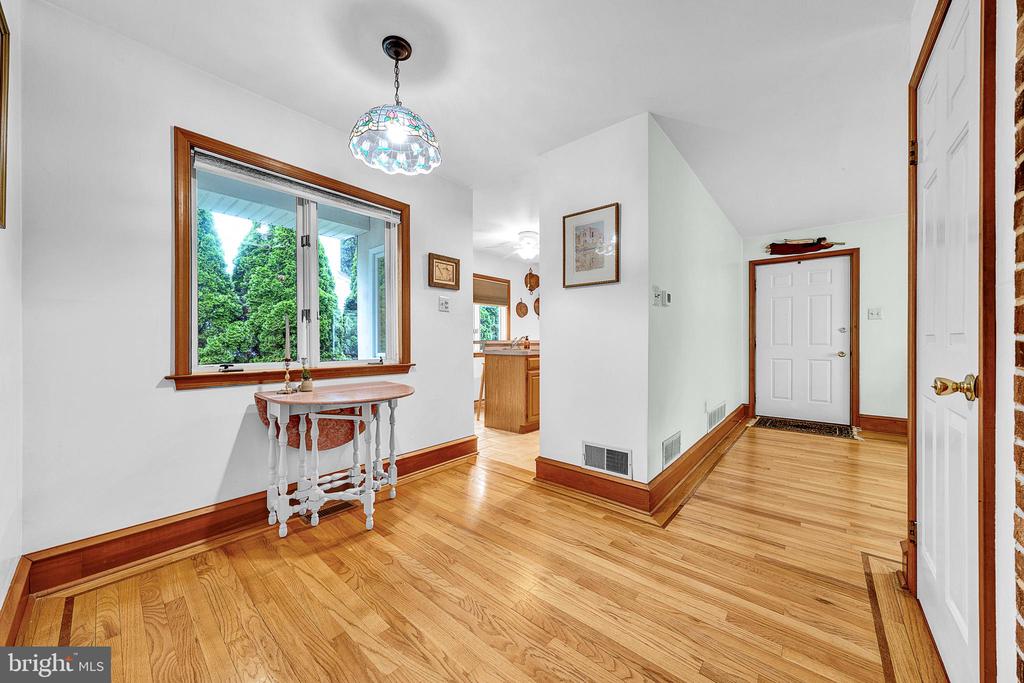 20 Grove Ave