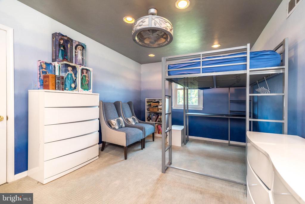760 Audubon Dr