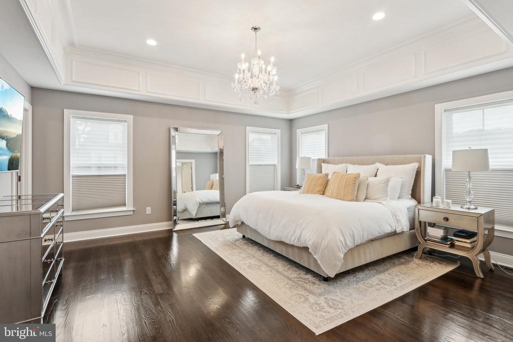 31 Dickinson Ln