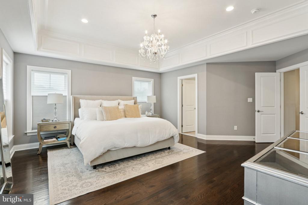 31 Dickinson Ln