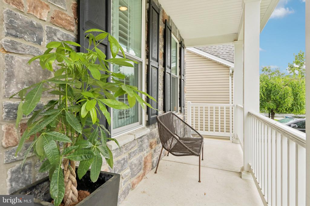 31 Dickinson Ln