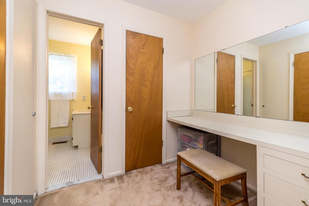 1220 Silo Cir