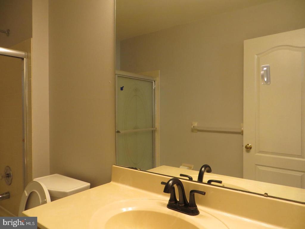 3606 CARRIAGE CT