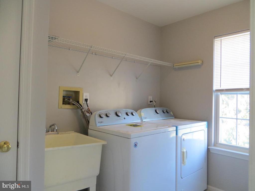 3606 CARRIAGE CT