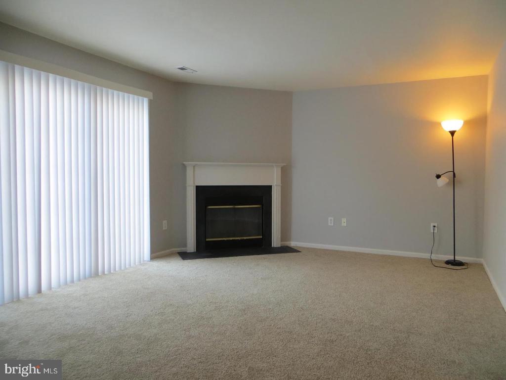 3606 CARRIAGE CT