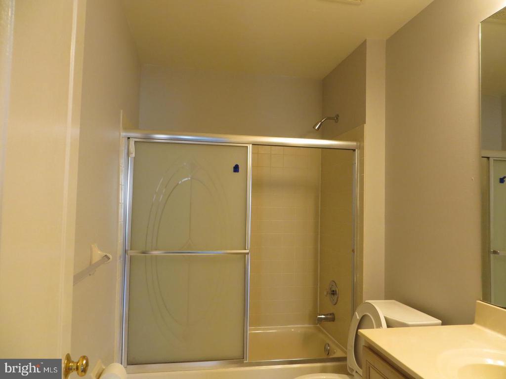3606 CARRIAGE CT