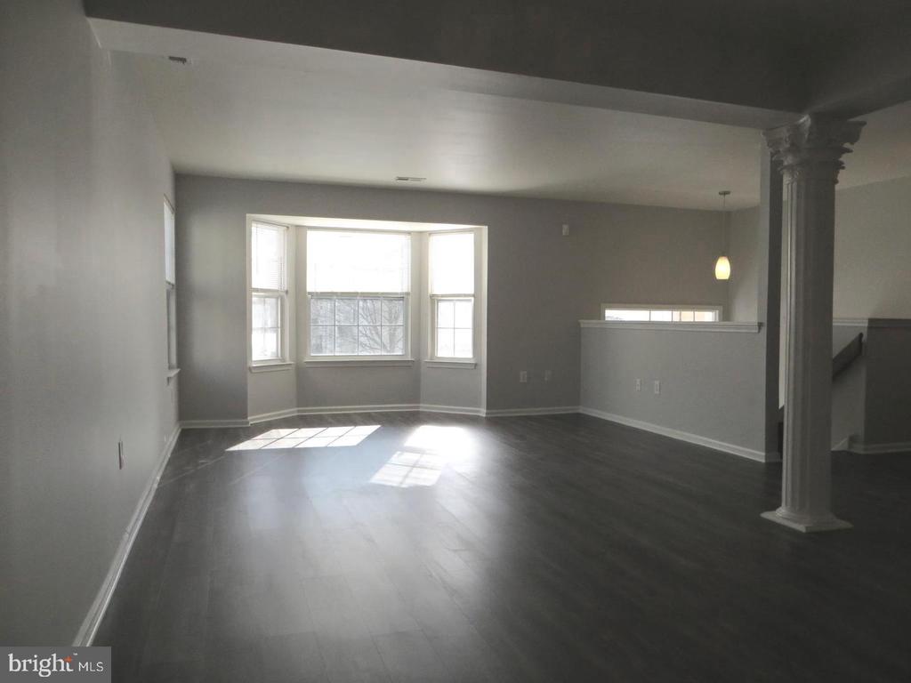 3606 CARRIAGE CT