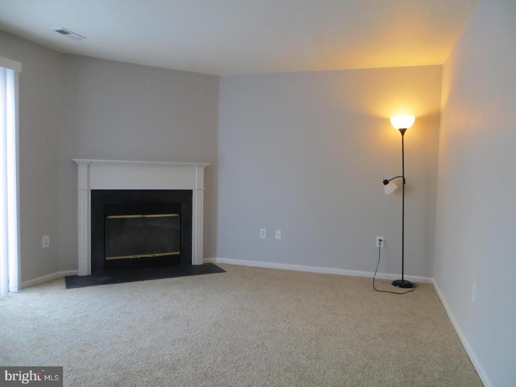 3606 CARRIAGE CT