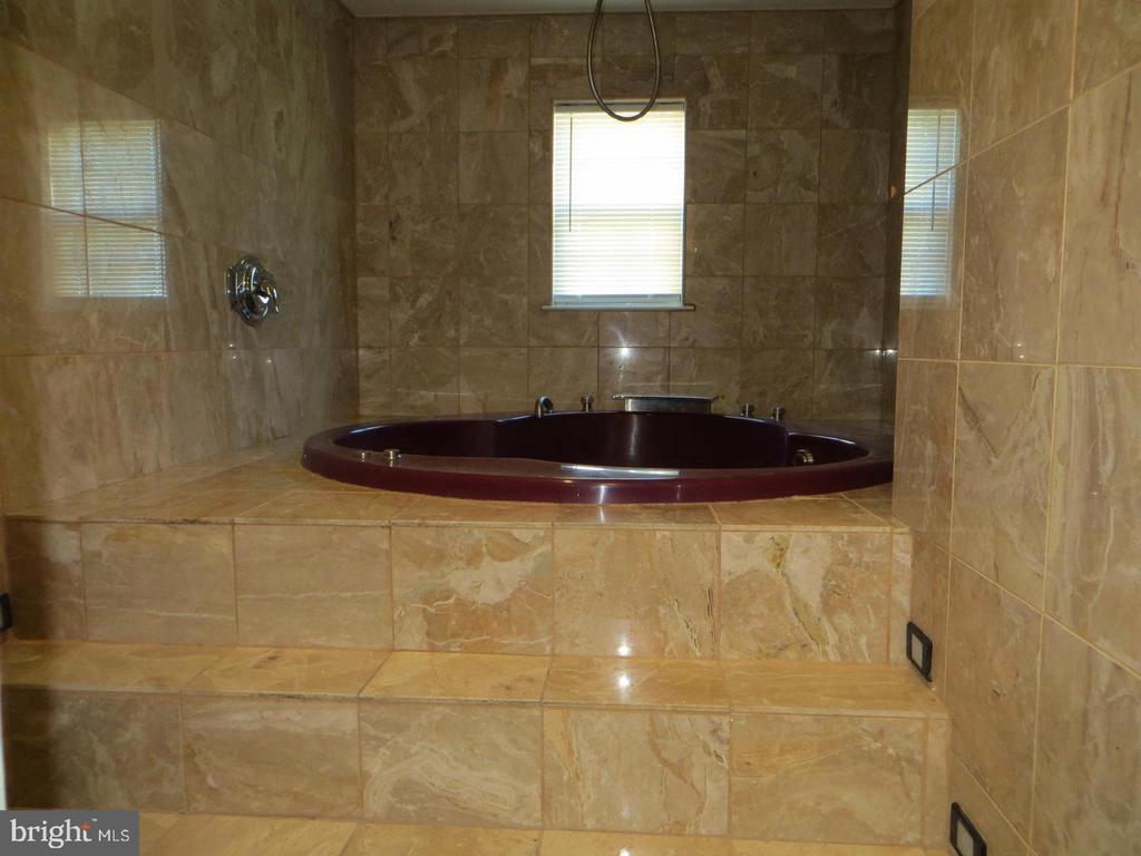 3606 CARRIAGE CT
