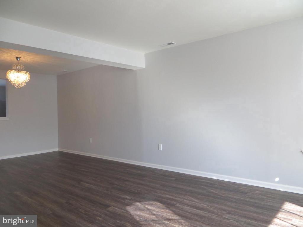3606 CARRIAGE CT