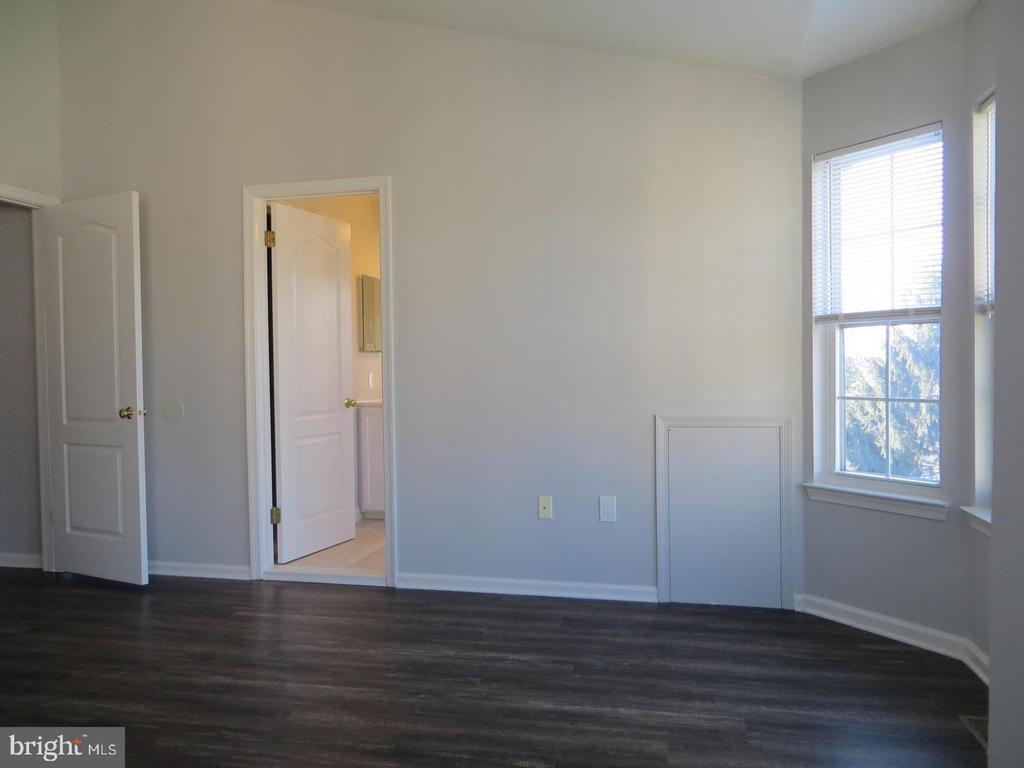3606 CARRIAGE CT