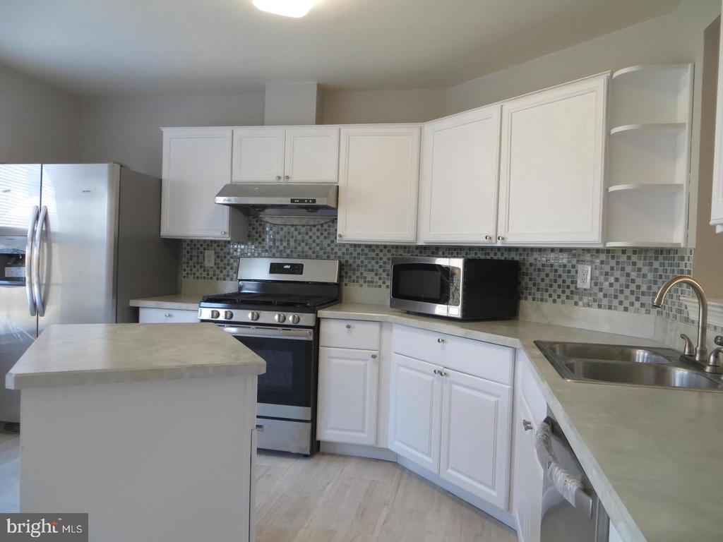 3606 CARRIAGE CT