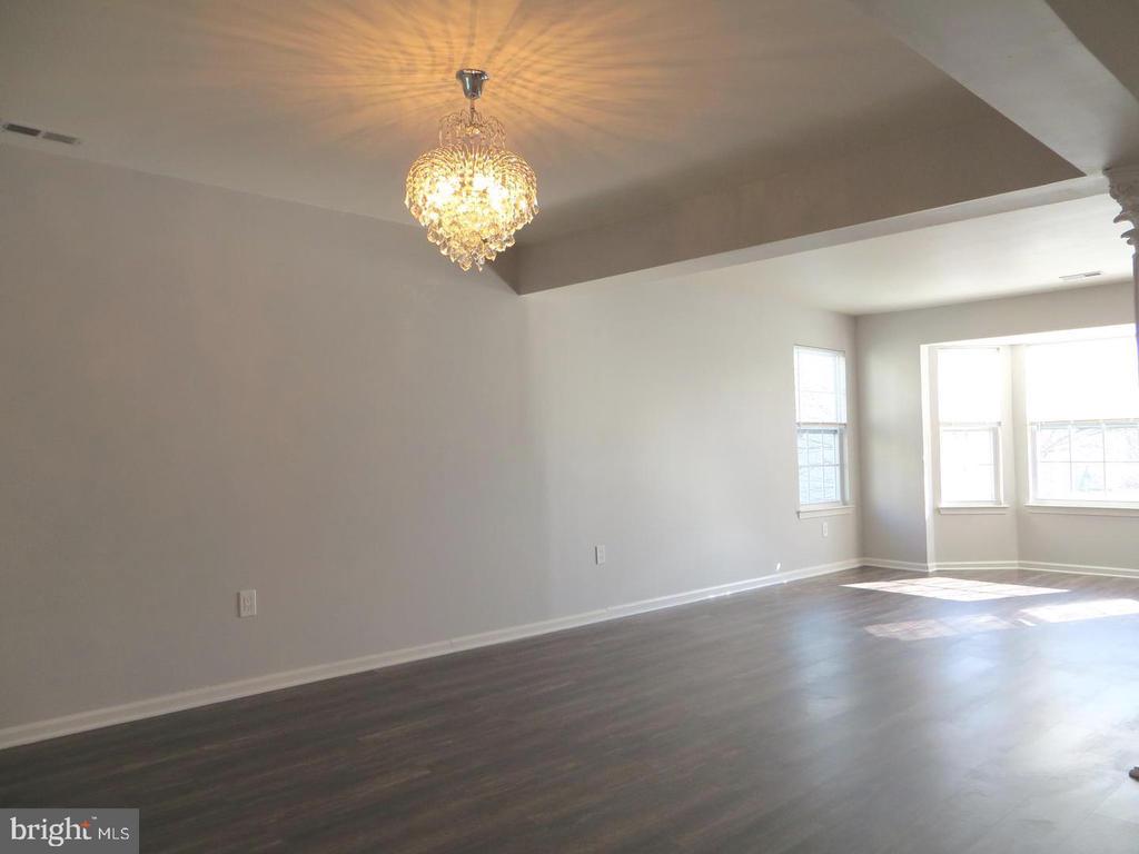 3606 CARRIAGE CT