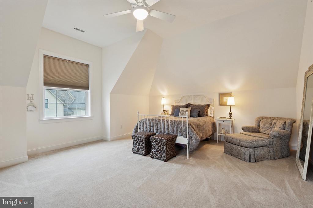204 Pelham Ct