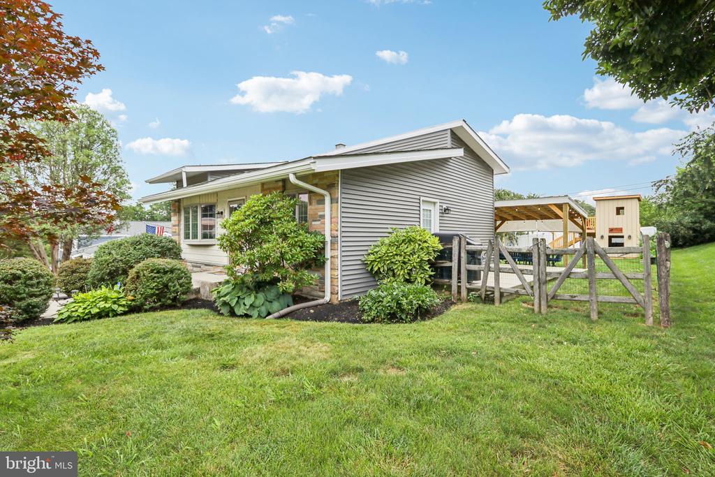 607 Launfall Rd