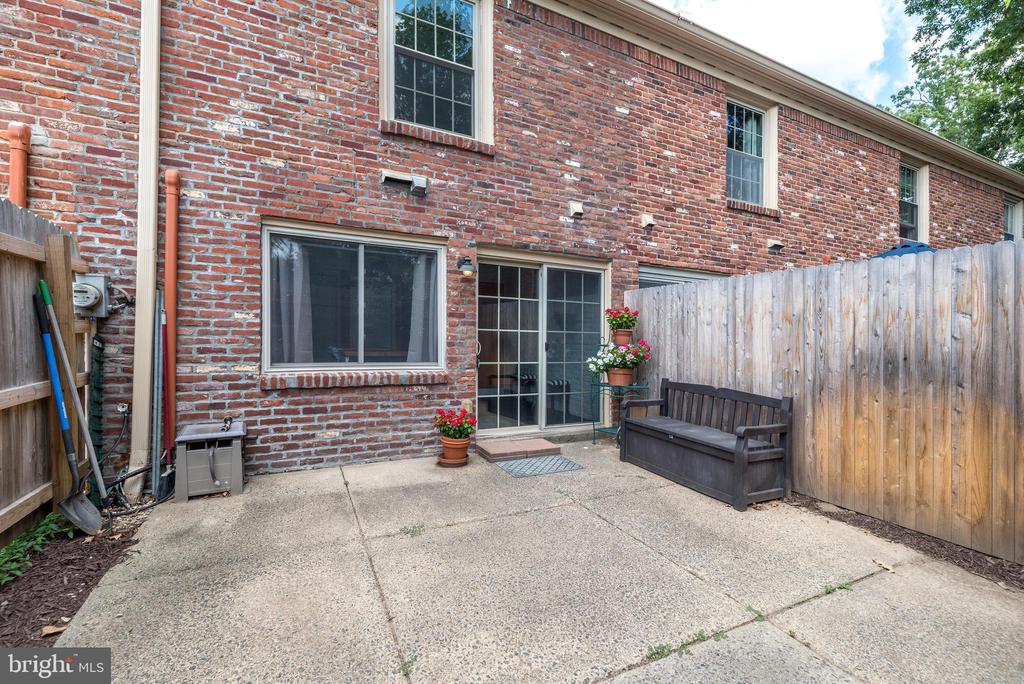 137 Stafford Dr #L 6f