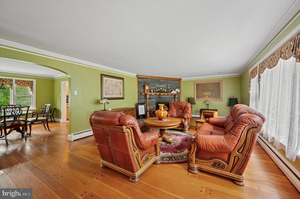 240 Dreshertown Rd