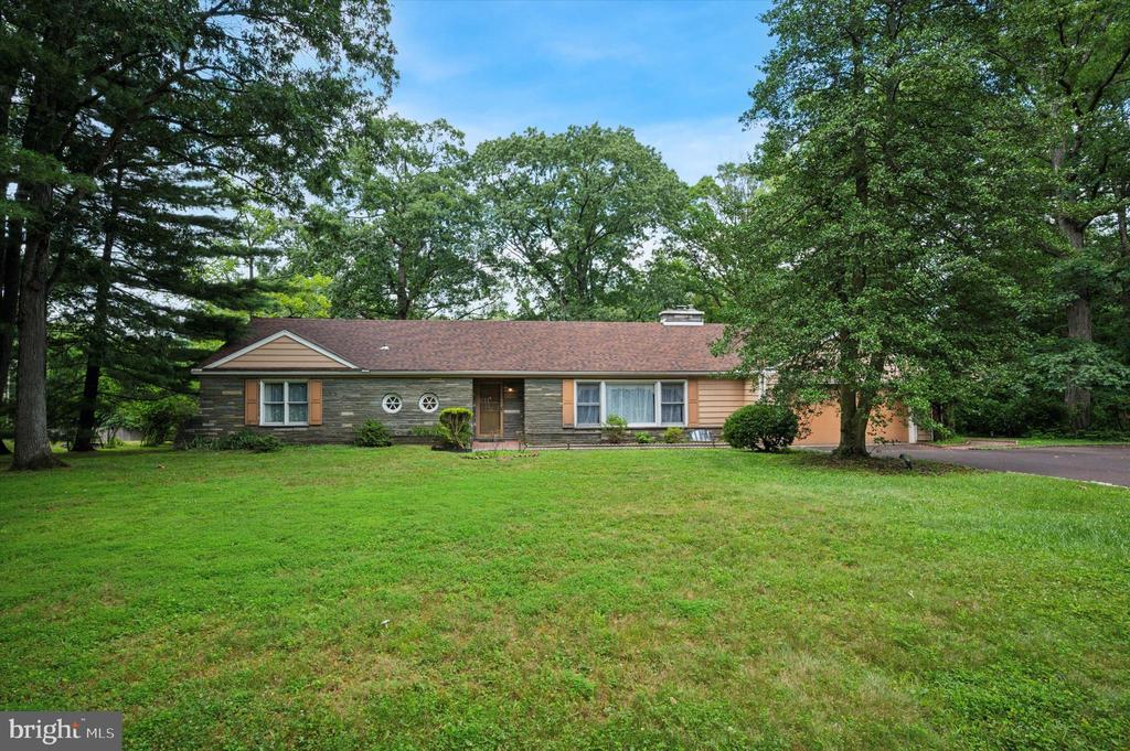 240 Dreshertown Rd