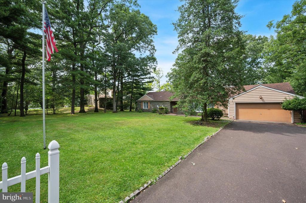 240 Dreshertown Rd