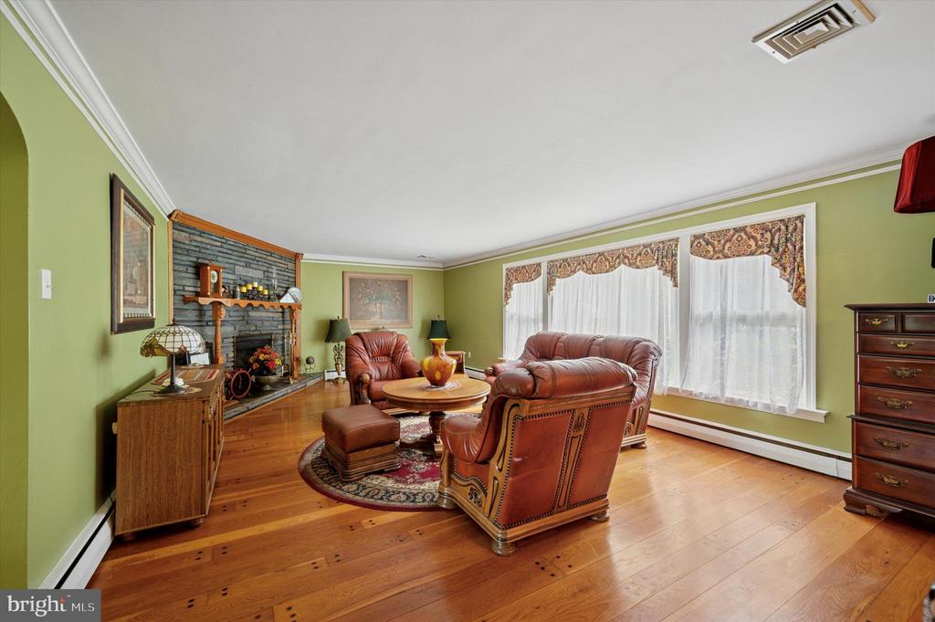 240 Dreshertown Rd