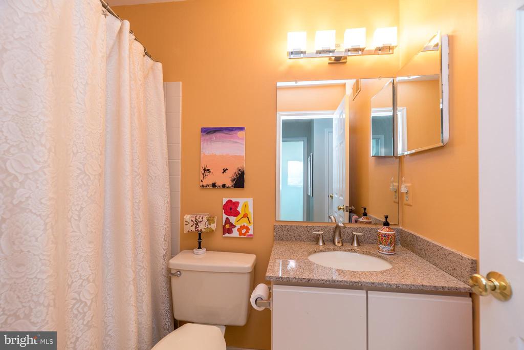 225 Nevin Ln