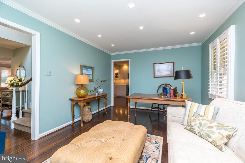 225 Nevin Ln