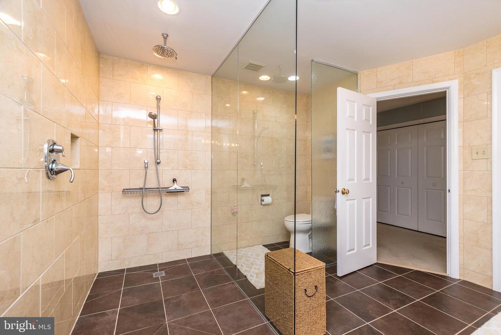 225 Nevin Ln
