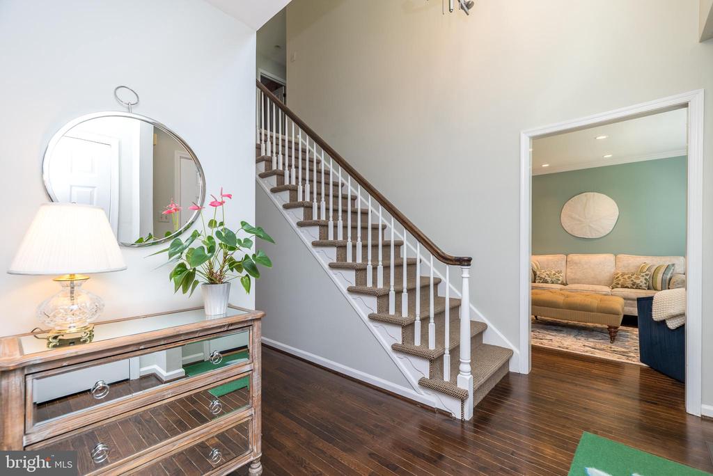 225 Nevin Ln