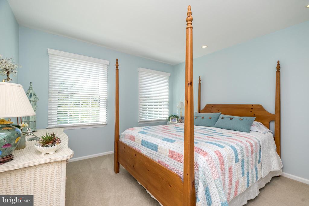 225 Nevin Ln