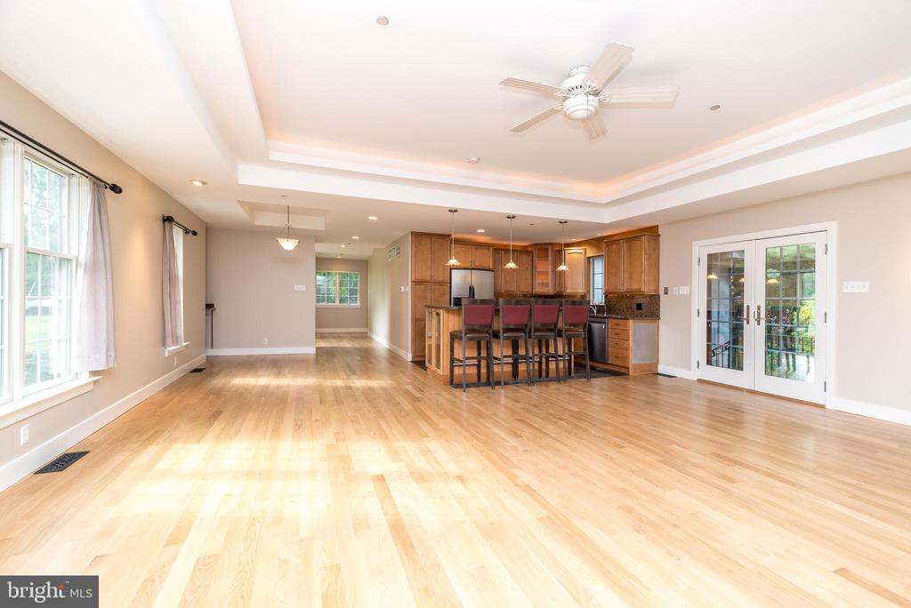 1001 JONES RD